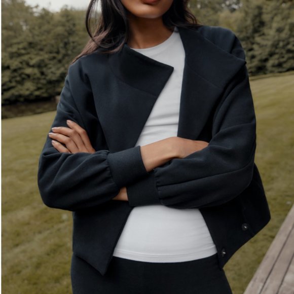 NWT Cuyana Fleece Funnel Neck Jacket in black - Picture 1 of 14